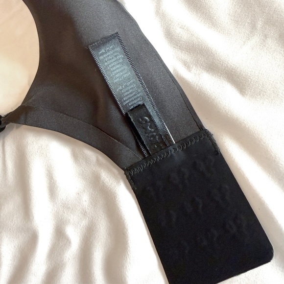 Super Push-Up Bra (SKIMS Ultimate | 34DD | Black) - Picture 9 of 9